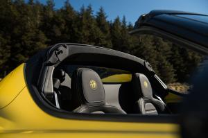 Alfa Romeo 4C Spider 2015 года  (UK)